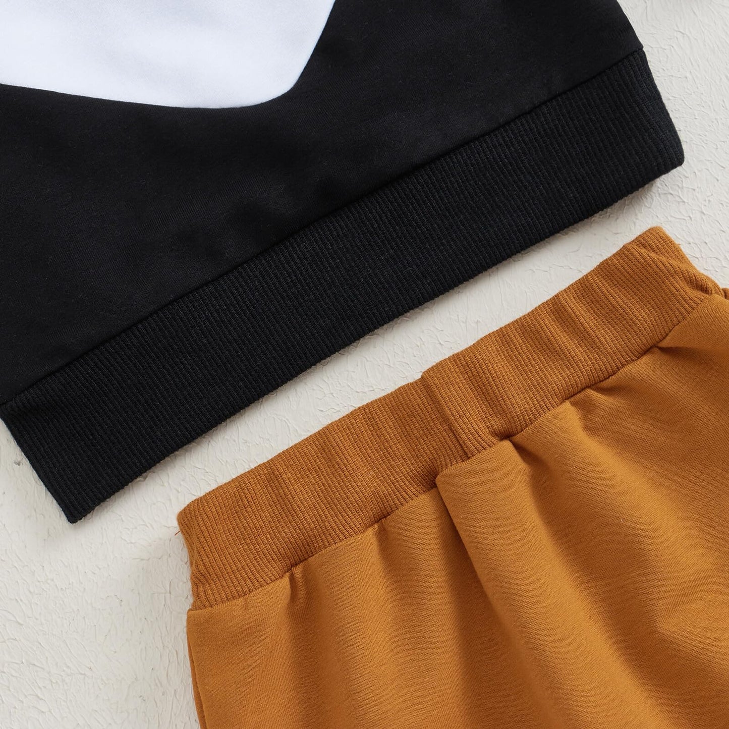 Kupretty Conjunto de sudadera de manga larga con bloques de color y pantalones deportivos para bebé niño