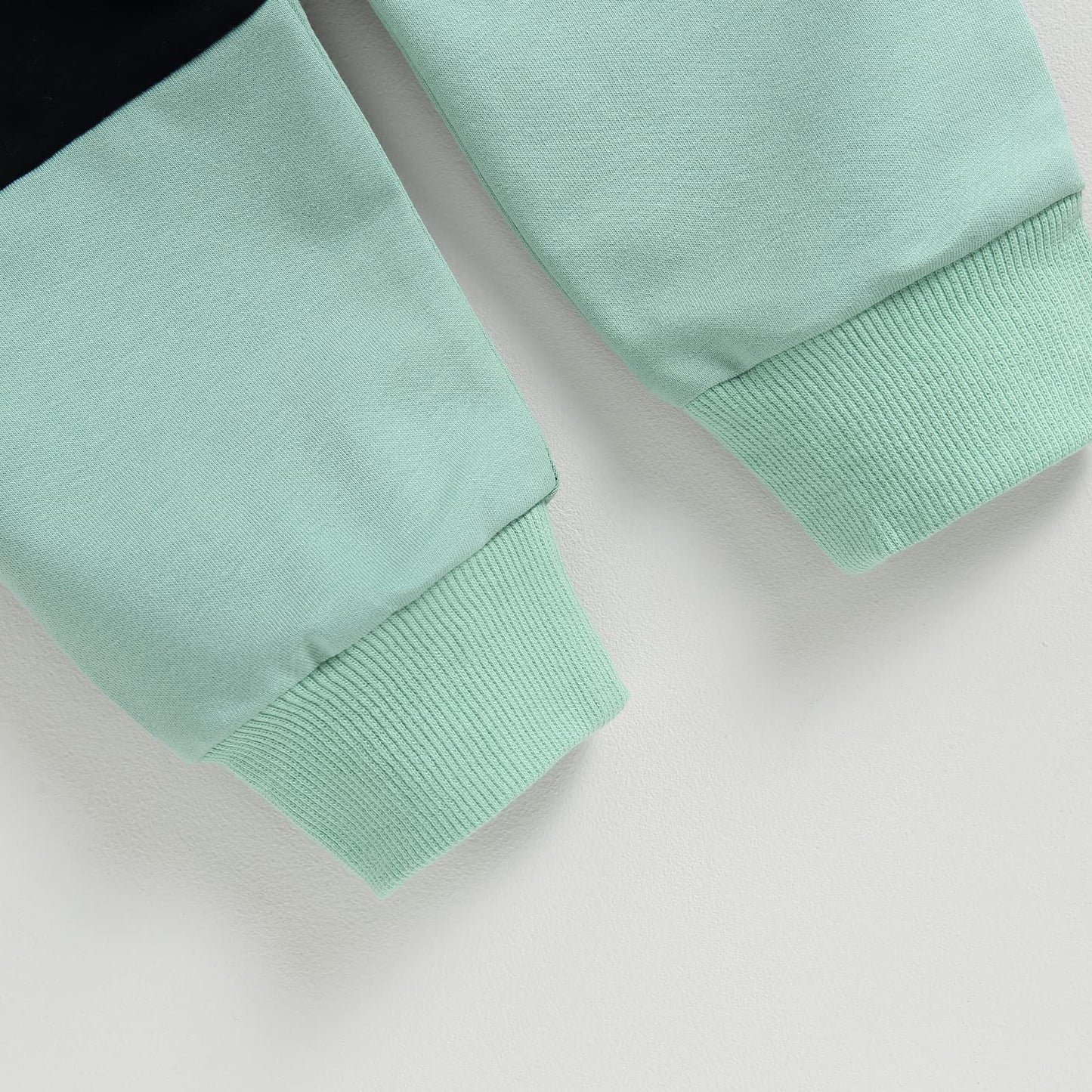 Kupretty Conjunto de sudadera de manga larga con bloques de color y pantalones deportivos para bebé niño