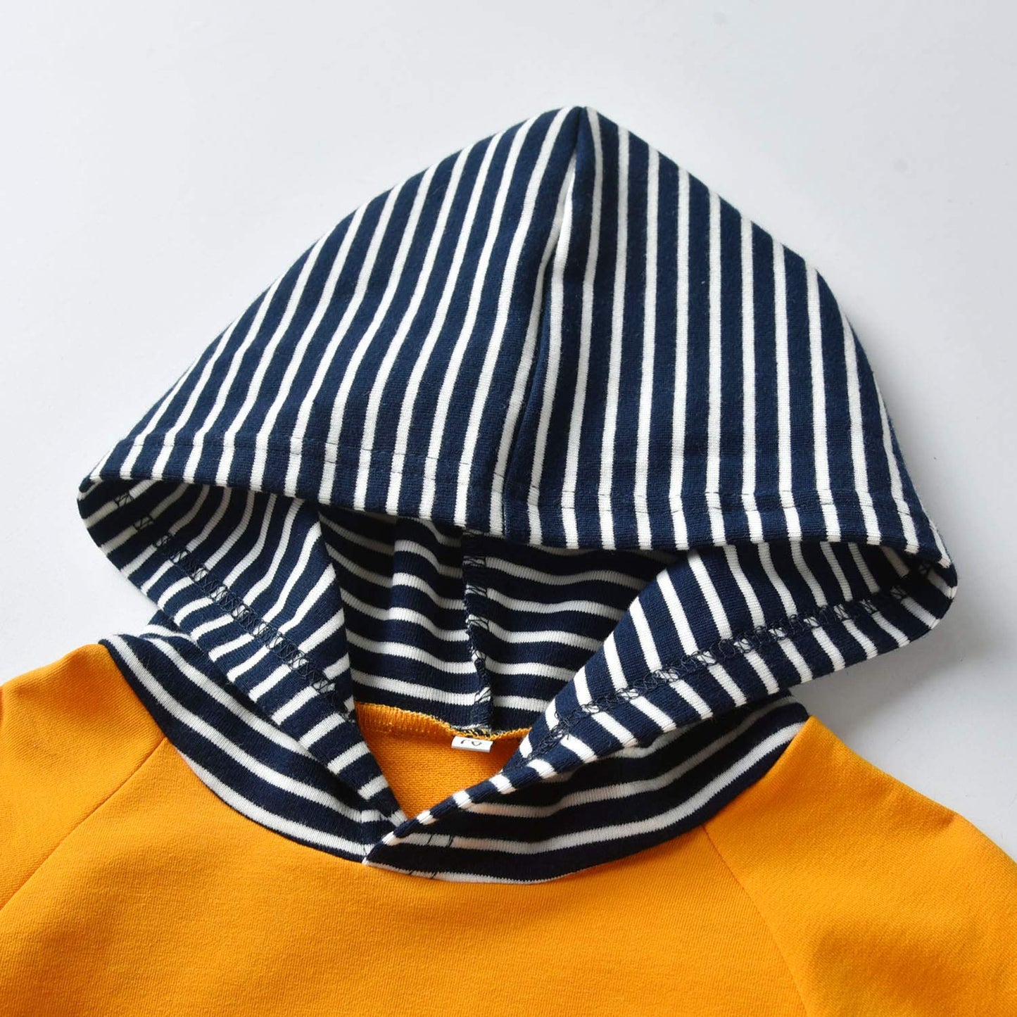 Conjunto de sudadera con capucha de manga larga a rayas para bebés y niños pequeños