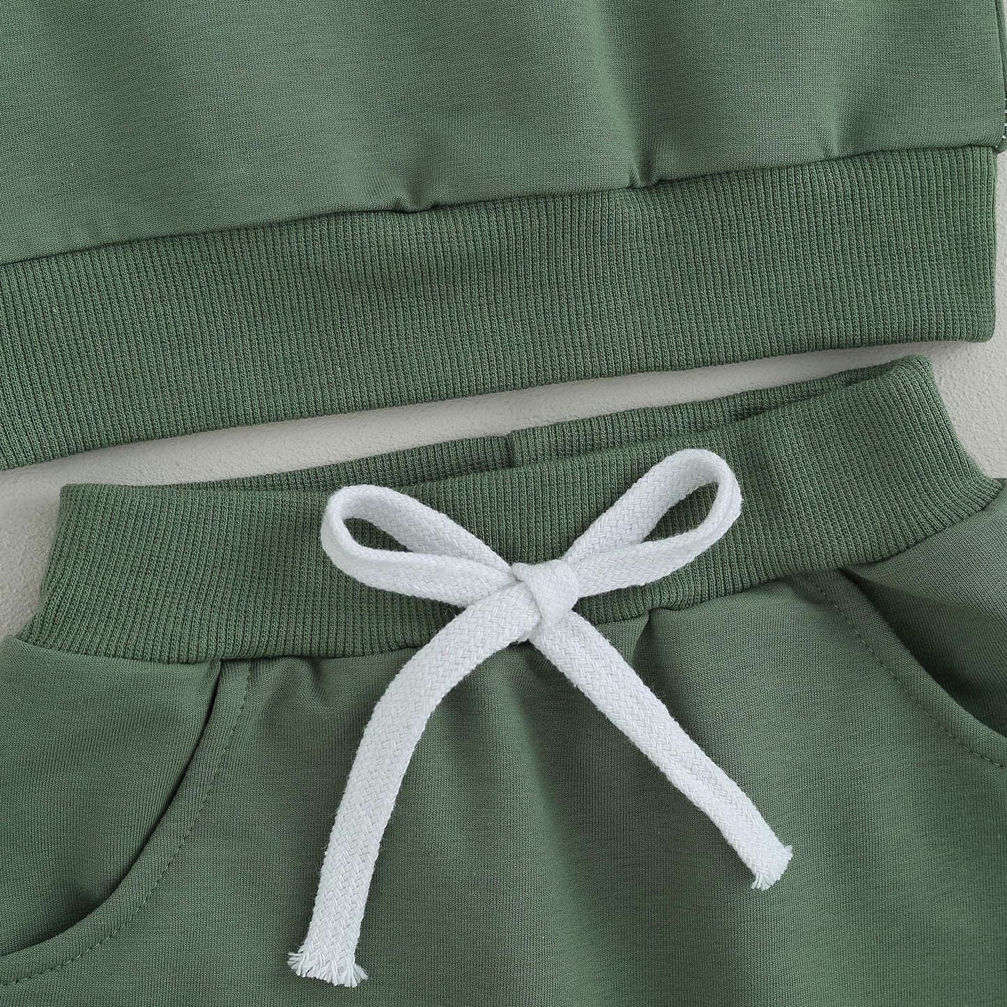 Kupretty Conjunto de sudadera de manga larga con bloques de color y pantalones deportivos para bebé niño