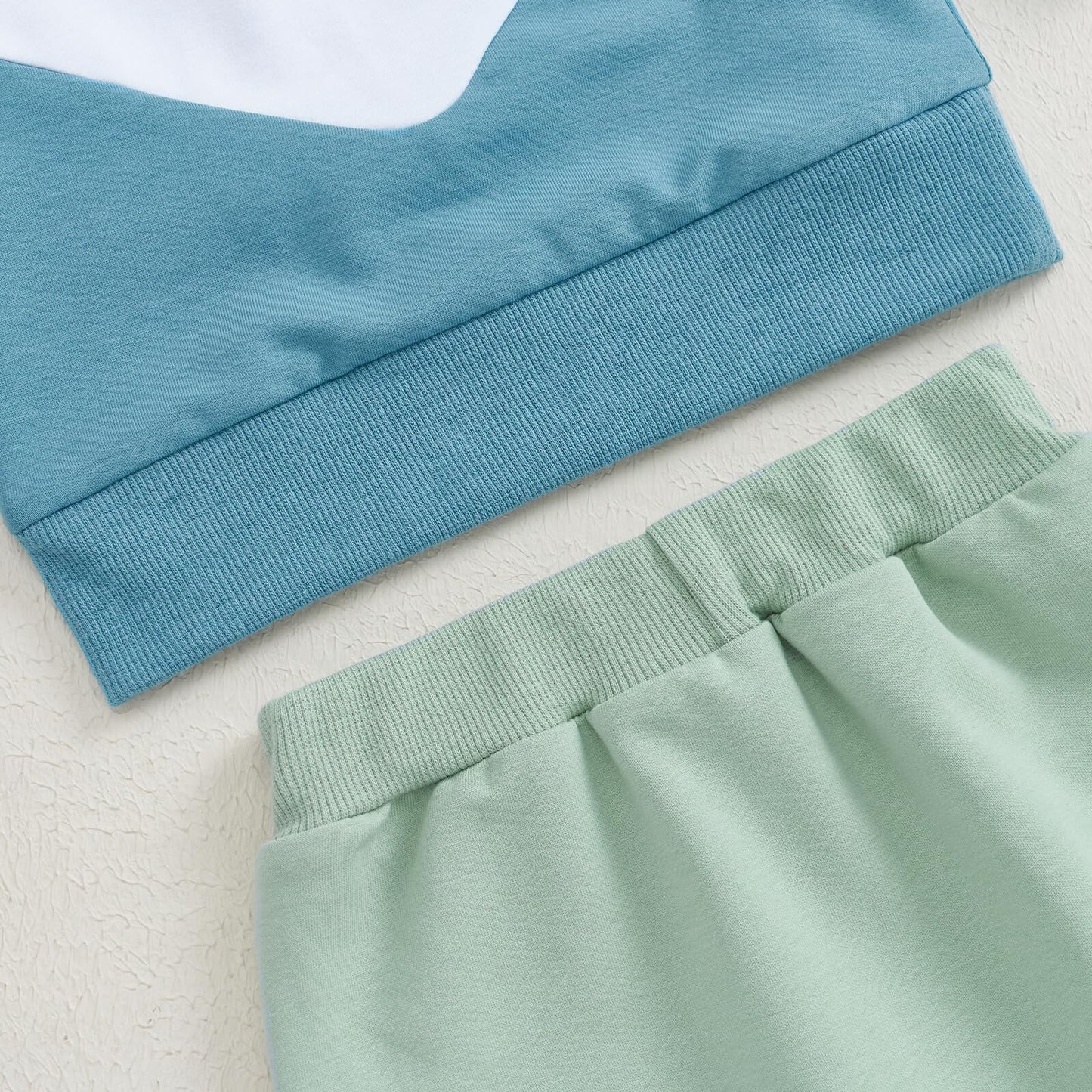 Kupretty Conjunto de sudadera de manga larga con bloques de color y pantalones deportivos para bebé niño