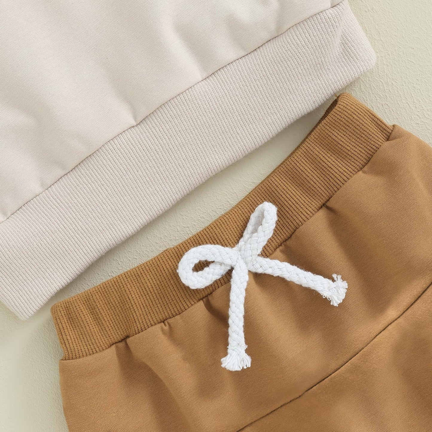 Kupretty Conjunto de sudadera de manga larga con bloques de color y pantalones deportivos para bebé niño
