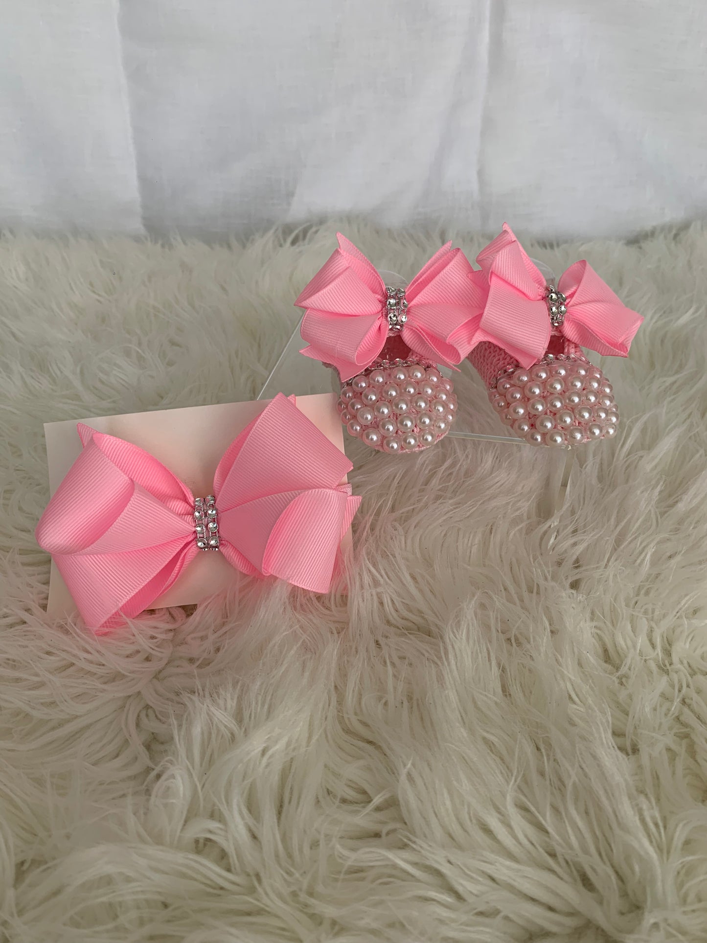 Set de Sandalias y Lazos Rosados ​​para niña
