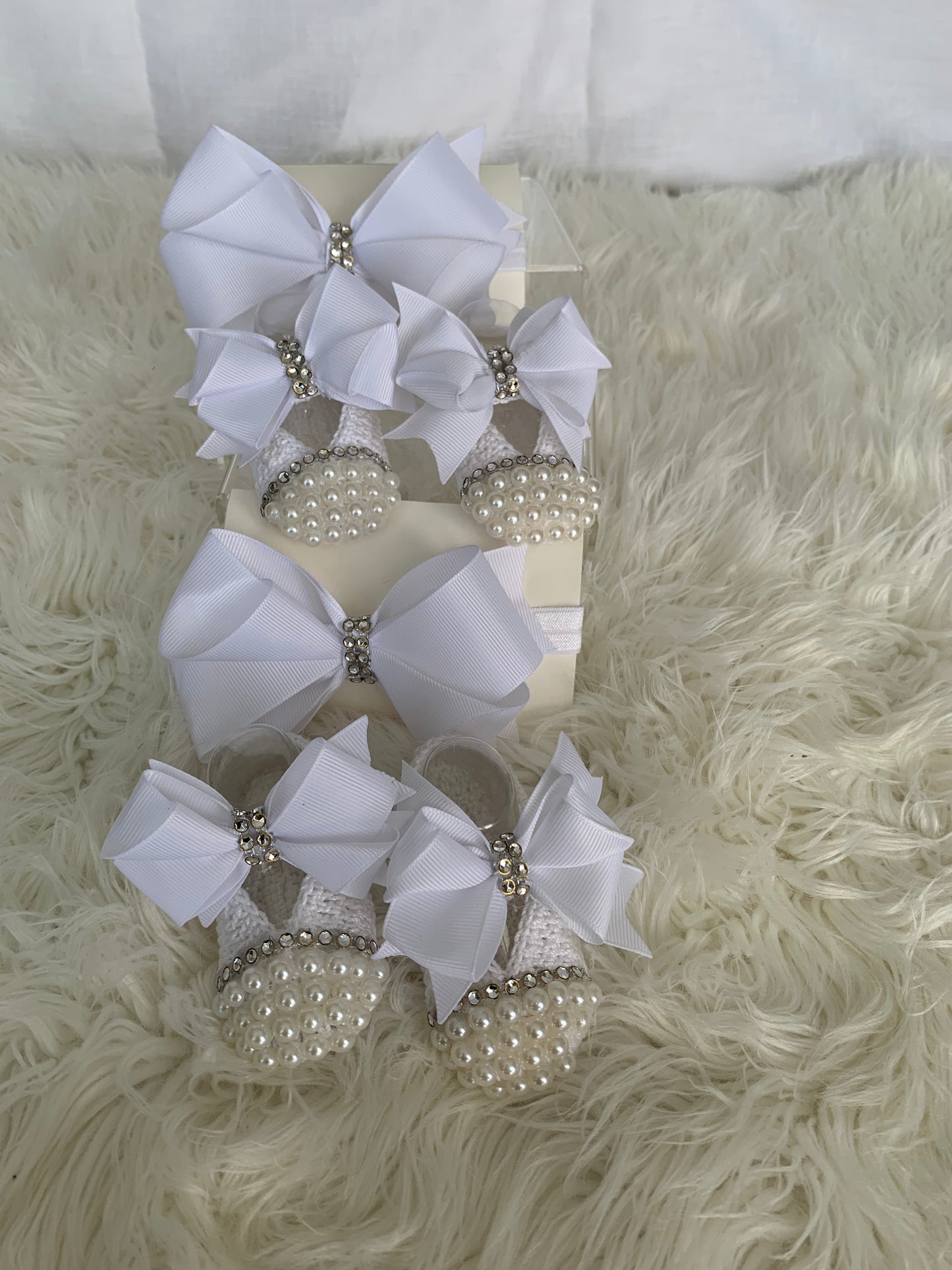 Conjunto de Lazos y Sandalias para niña