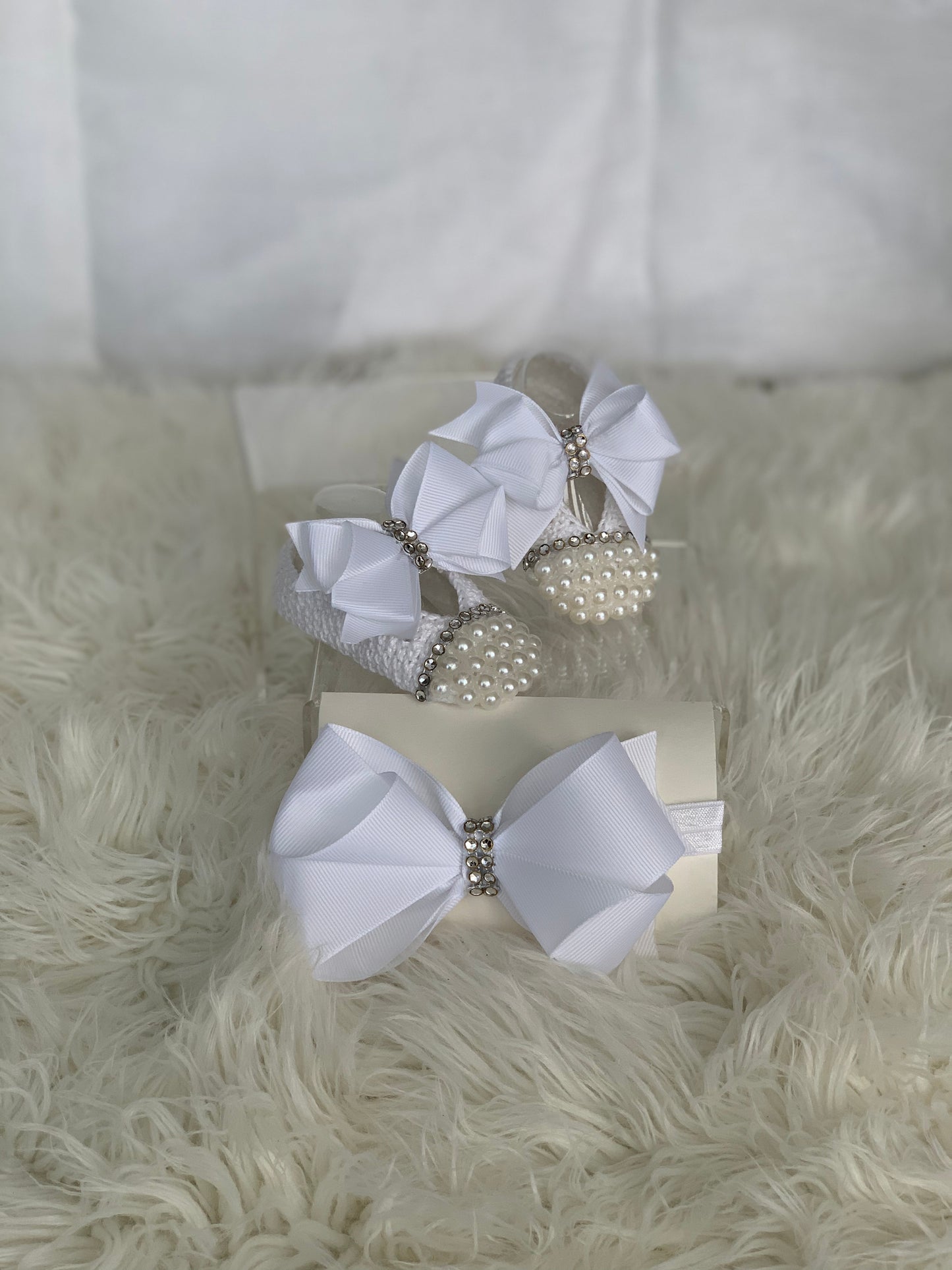 Conjunto de Lazos y Sandalias para niña