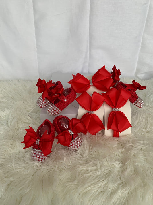 Sandalias con perlas y Lazos Rojos  para bebe de 0-3 y 3-6 meses