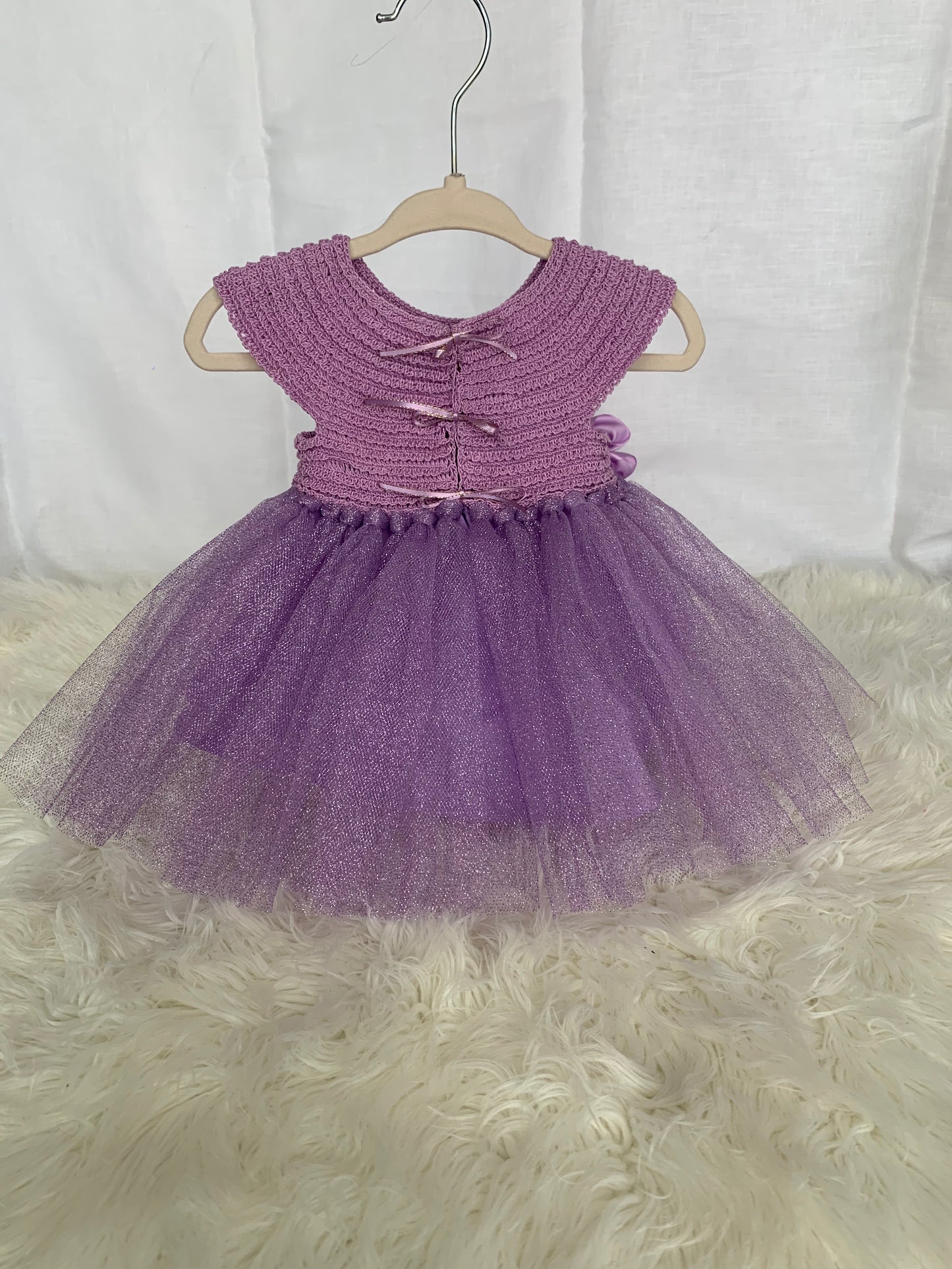 Traje para niña hecho a mano.  Dede 0-12 meses